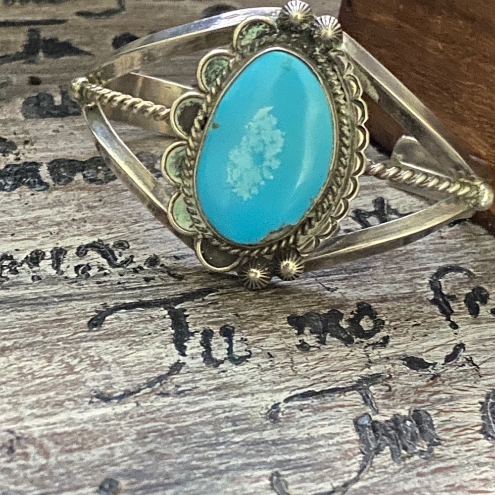 Vintage SS/turquoise flower design Navajo